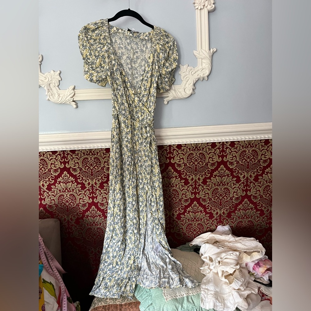 Floral Star Print Puff Sleeve Midi Dress